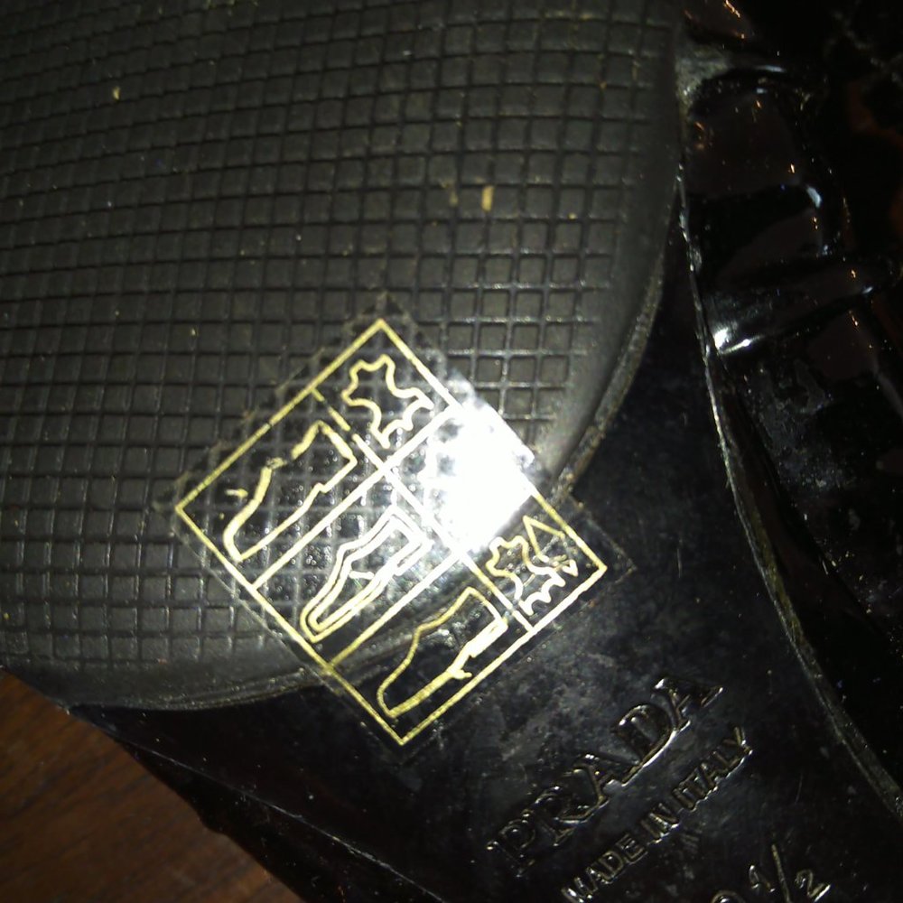 Read! 39.5 VGUC Black Prada Patent Leather Pumps - heel call out TRR - Picture 4 of 17